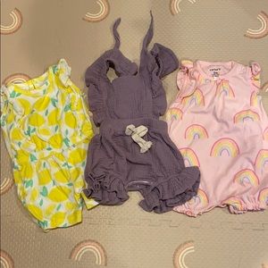 3 Carter’s rompers/onesies - 3M